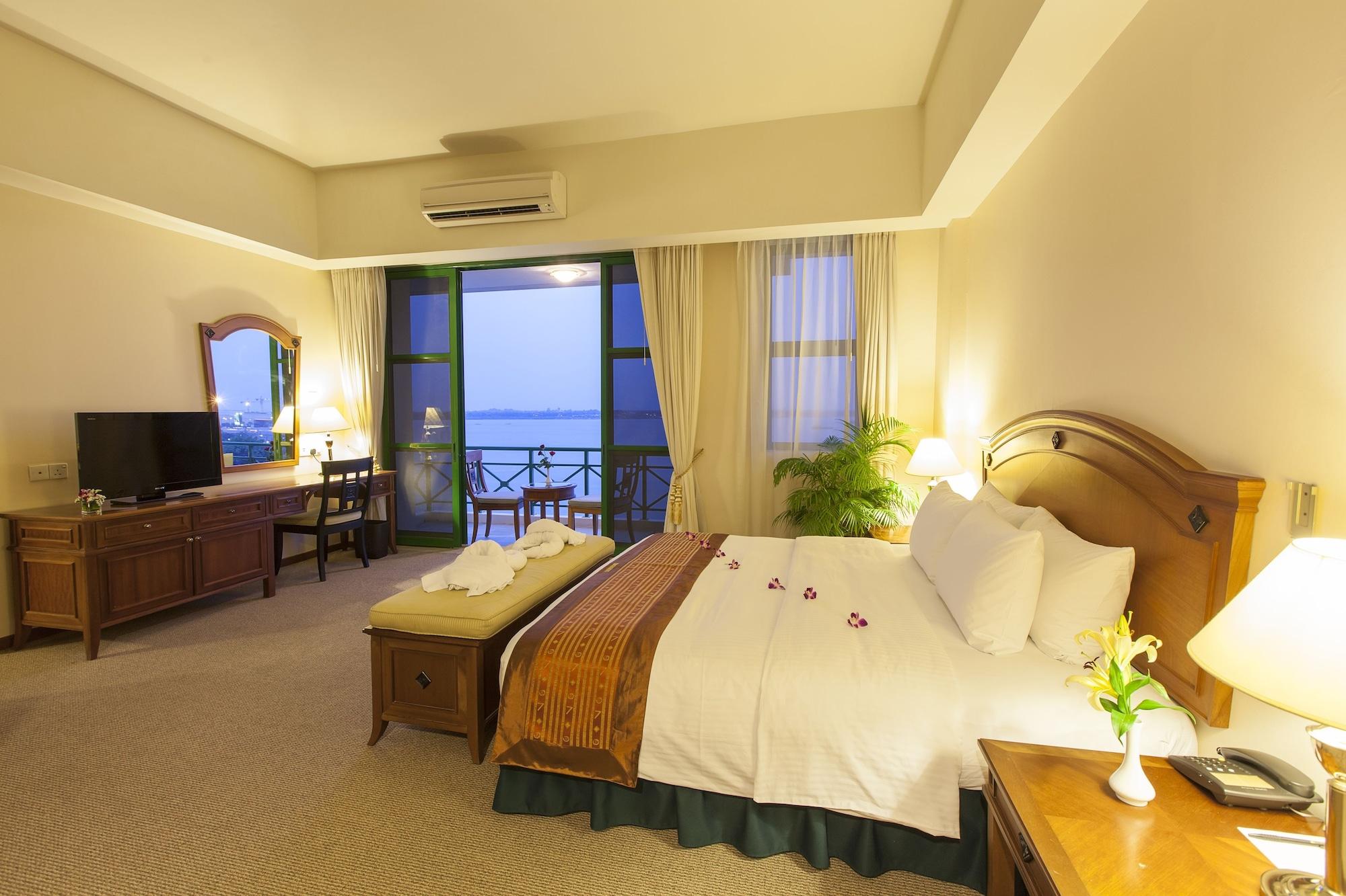 Himawari Hotel Apartments Phnom Penh Bagian luar foto