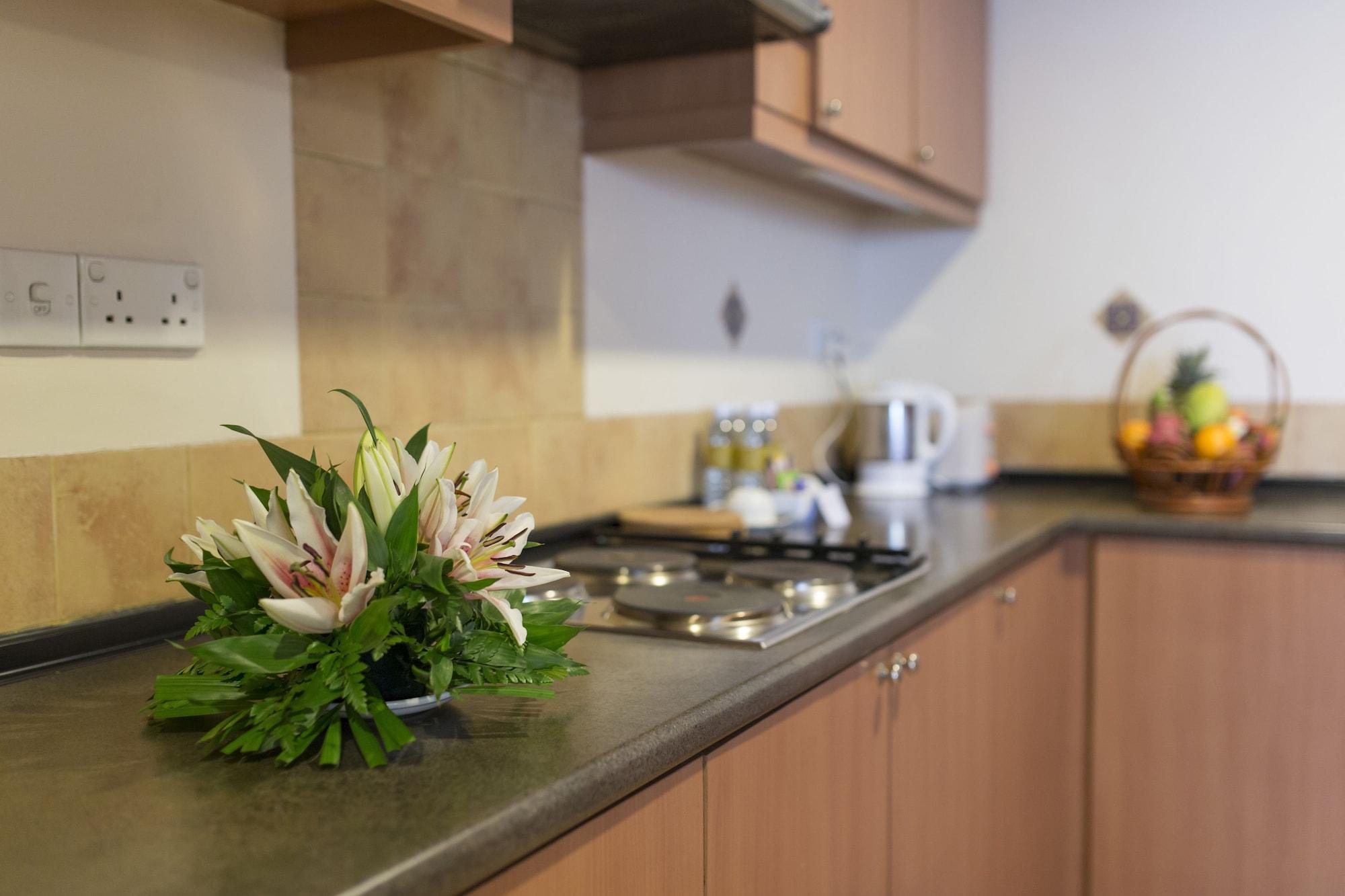 Himawari Hotel Apartments Phnom Penh Bagian luar foto