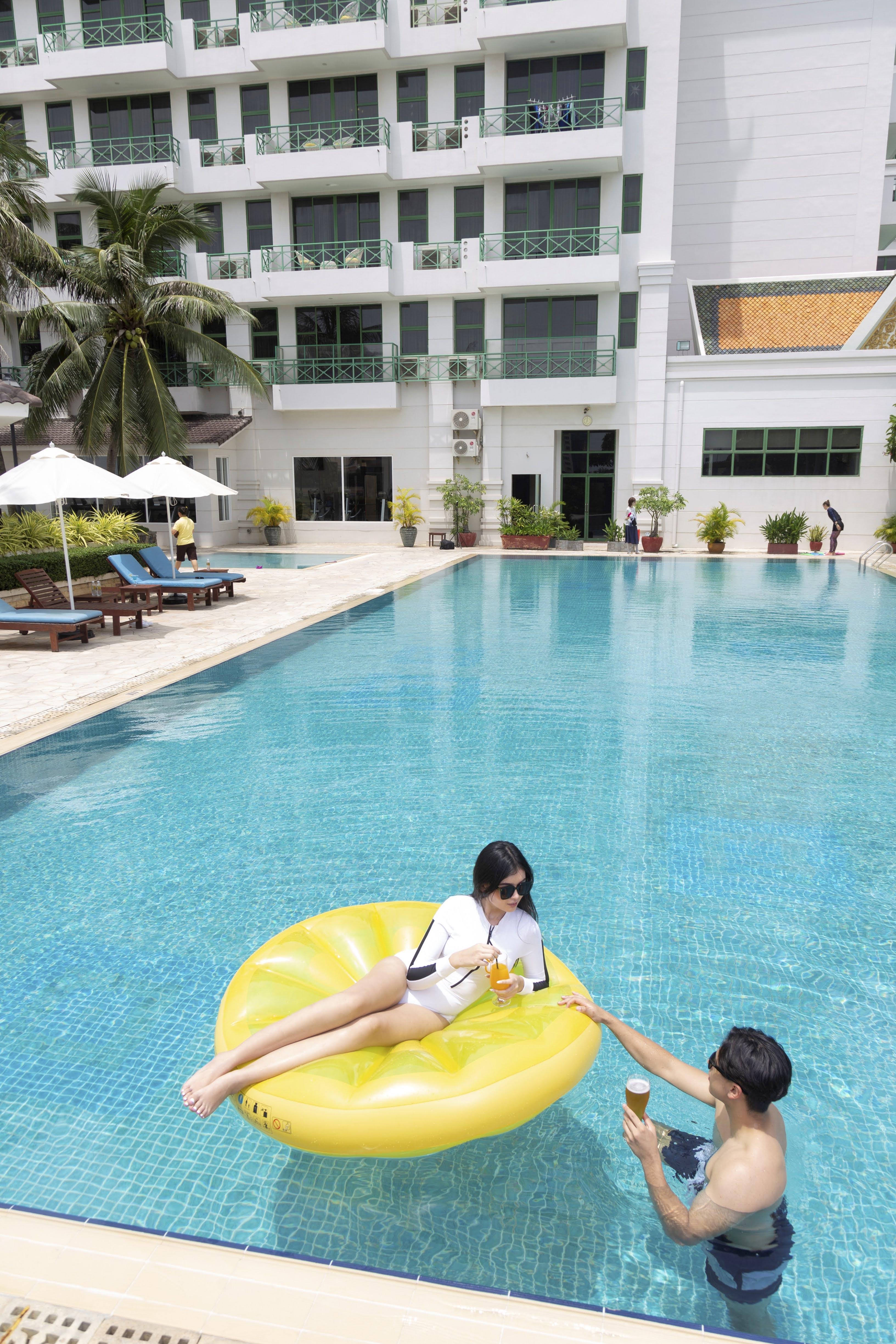 Himawari Hotel Apartments Phnom Penh Bagian luar foto