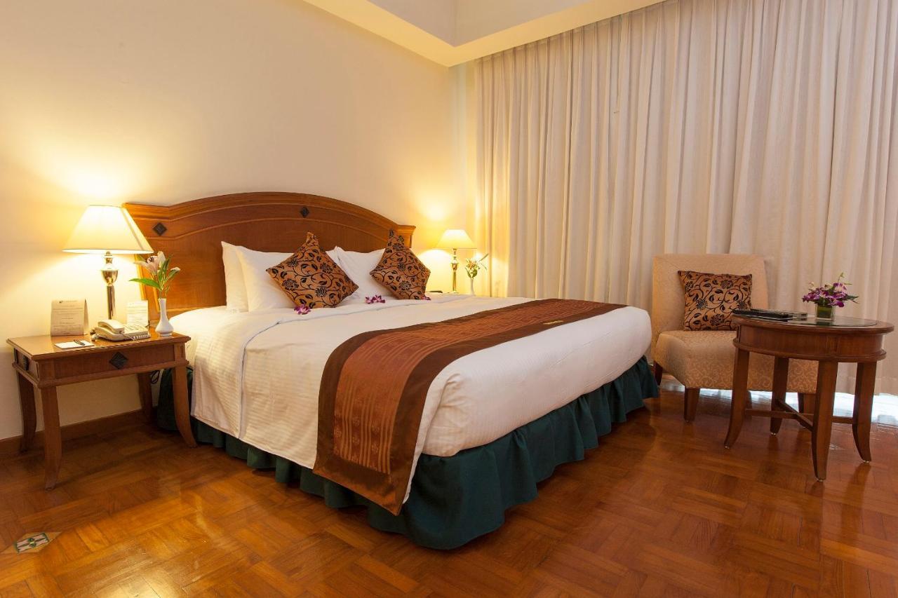 Himawari Hotel Apartments Phnom Penh Bagian luar foto