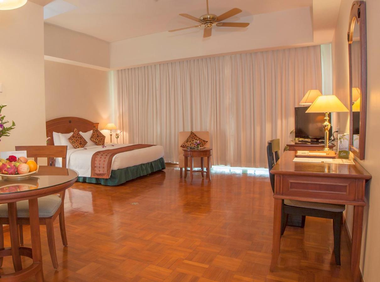 Himawari Hotel Apartments Phnom Penh Bagian luar foto