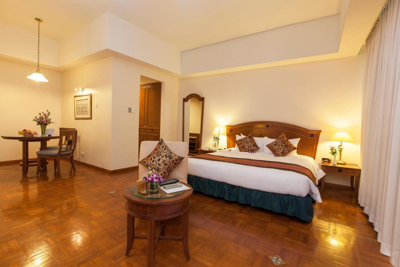 Himawari Hotel Apartments Phnom Penh Bagian luar foto