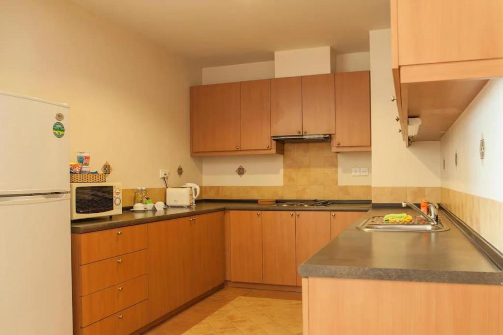 Himawari Hotel Apartments Phnom Penh Bagian luar foto