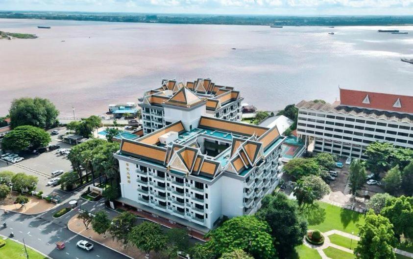 Himawari Hotel Apartments Phnom Penh Bagian luar foto