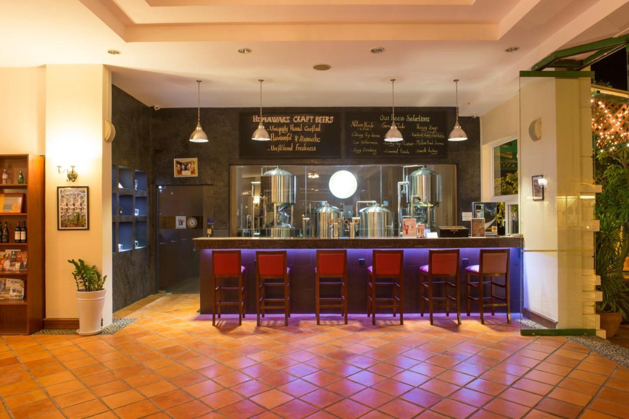 Himawari Hotel Apartments Phnom Penh Bagian luar foto
